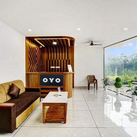 Hotel O Grand Parassini Pappinisseri Экстерьер фото