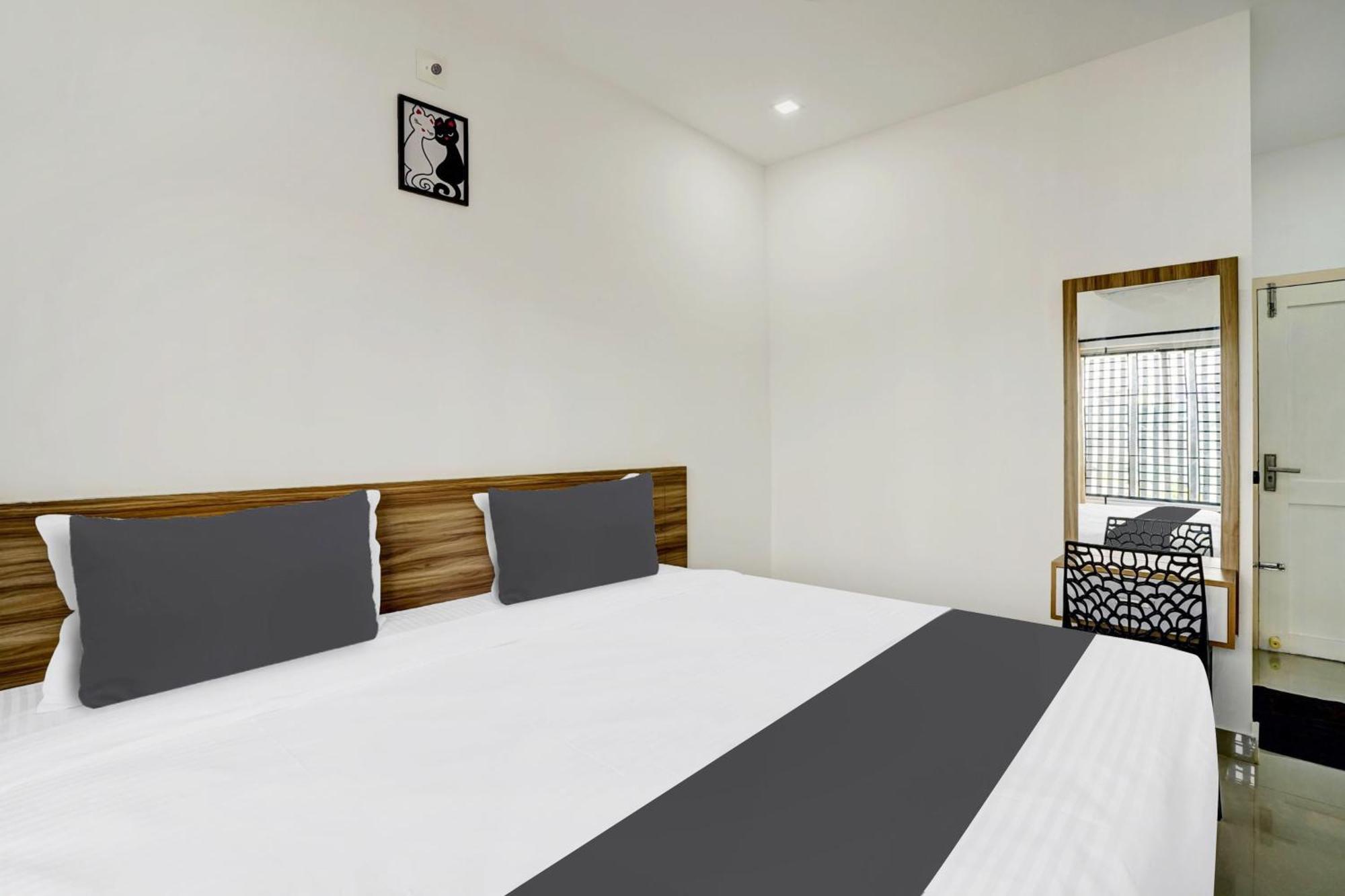 Hotel O Grand Parassini Pappinisseri Экстерьер фото